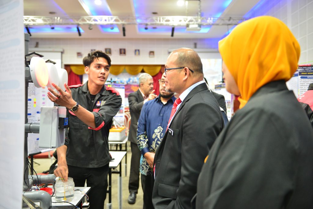 MAJLIS PERASMIAN PENUTUP PKE OPEN DAY & 4th ELECTRICAL ENGINEERING INNOVATION COMPETITION & EXHIBITION 2025